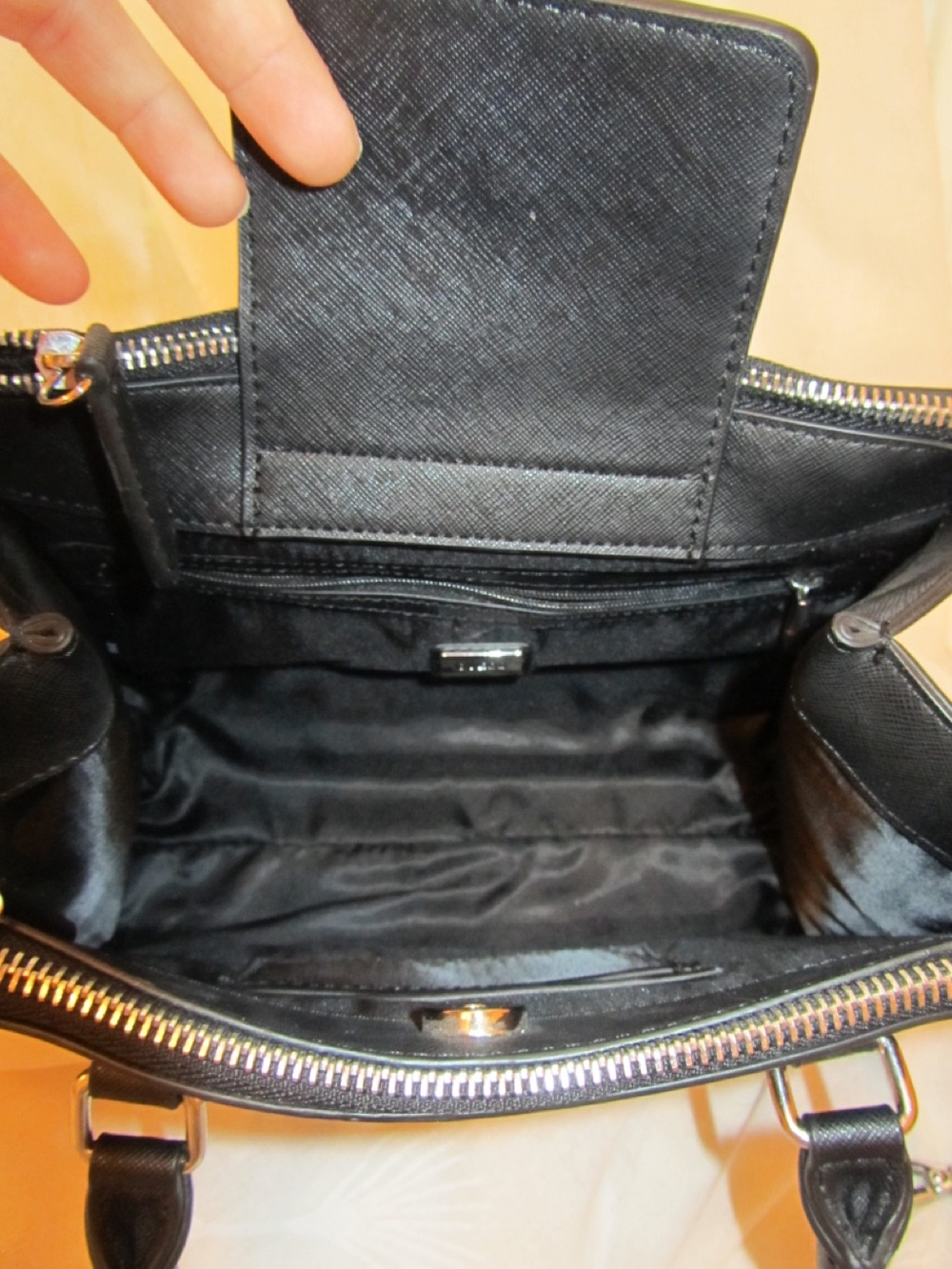 Authentic GUESS Black Logo Top-Handle Bag with Two Straps - Picture 5 of 16